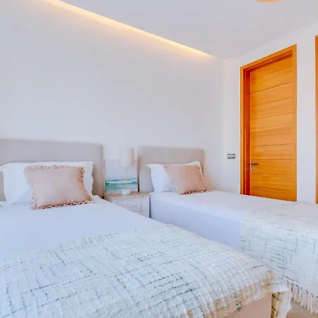 Vale Do Lobo, 'golf By The Pool' 2 Bedroom *
