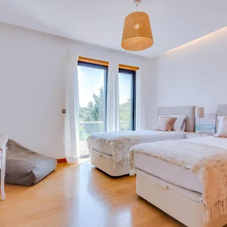 Vale Do Lobo, 'golf By The Pool' 2 Bedroom Appartement